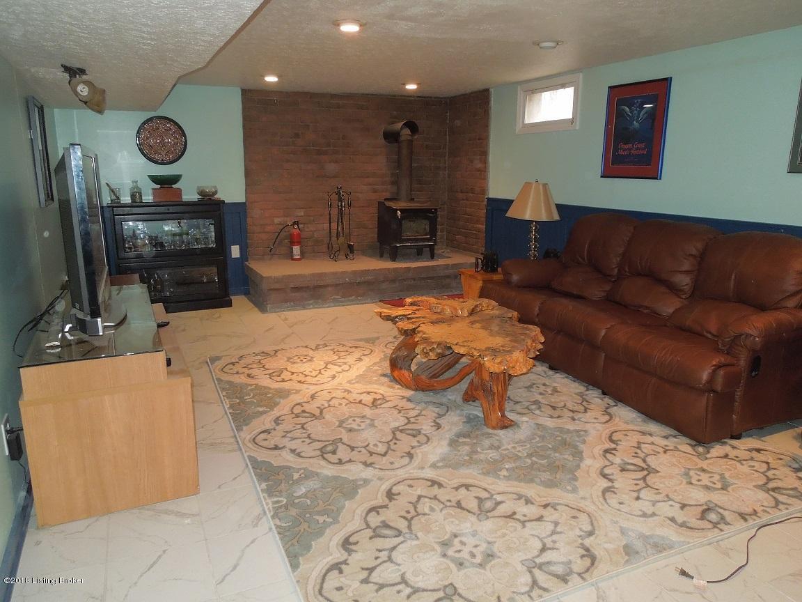 2189 Pumpkin Road Shepherdsville, KY 40165 - Photo 21 of 30 105