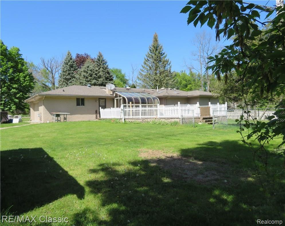 1967 East Commerce Road Commerce Township, MI 48382 - Photo 3 of 33 Rear elevation