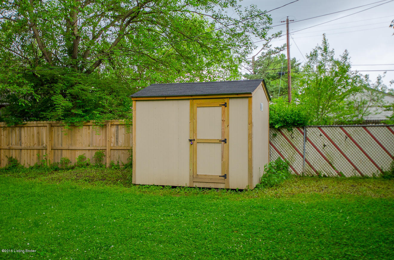 4636 Beaver Road Louisville, KY 40207 - Photo 38 of 73 Storage Shed
