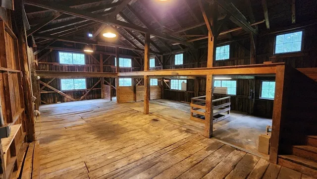 a view of an outdoor space