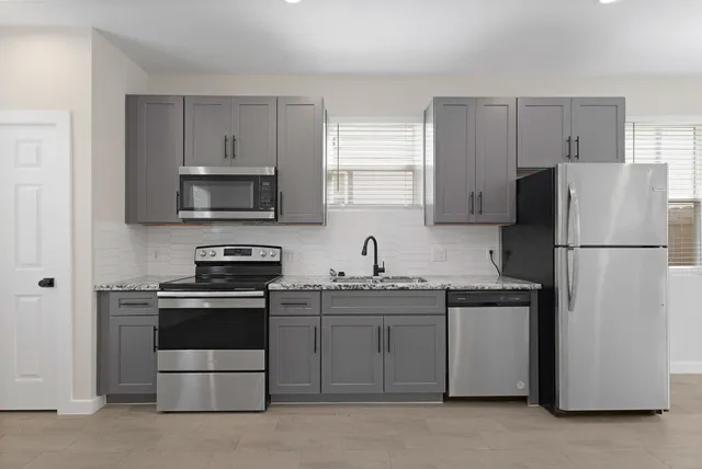 $1,425 | 5544 Shreveport Boulevard, Unit B, Houston, TX 77028