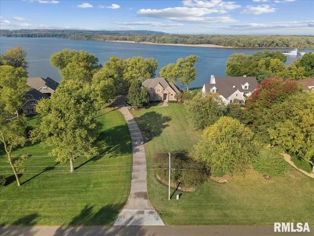 $799,900 | 16808 River Road North, Cordova, IL 61242