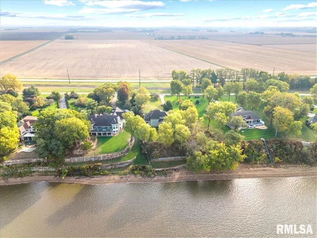 $799,900 | 16808 River Road North, Cordova, IL 61242