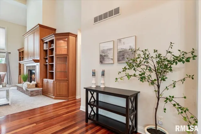 $799,900 | 16808 River Road North, Cordova, IL 61242