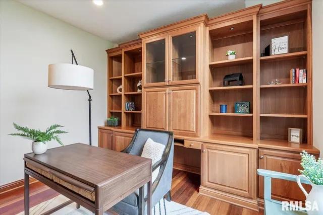 $799,900 | 16808 River Road North, Cordova, IL 61242