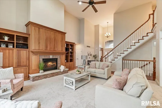 $799,900 | 16808 River Road North, Cordova, IL 61242