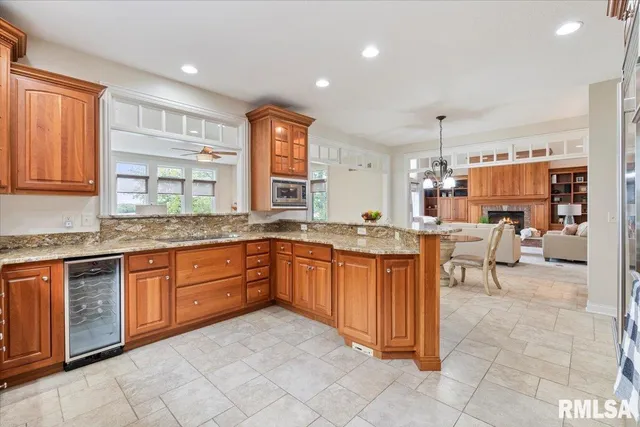 $799,900 | 16808 River Road North, Cordova, IL 61242