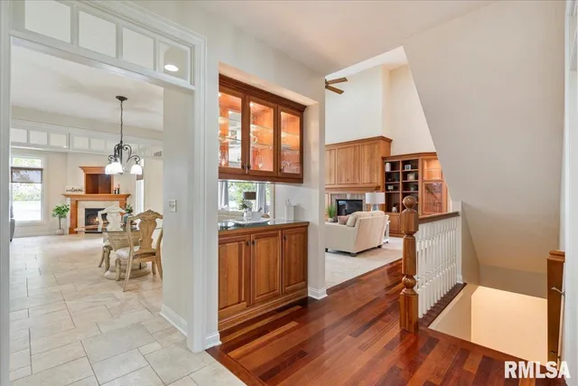 $799,900 | 16808 River Road North, Cordova, IL 61242