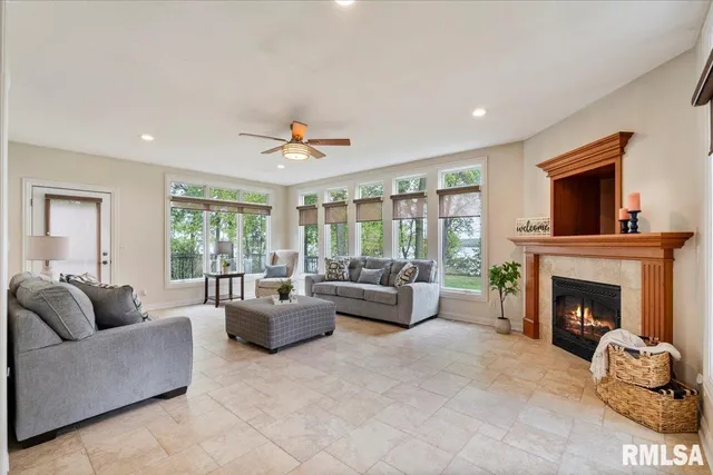 $799,900 | 16808 River Road North, Cordova, IL 61242