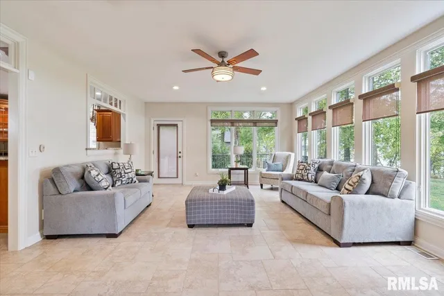 $799,900 | 16808 River Road North, Cordova, IL 61242