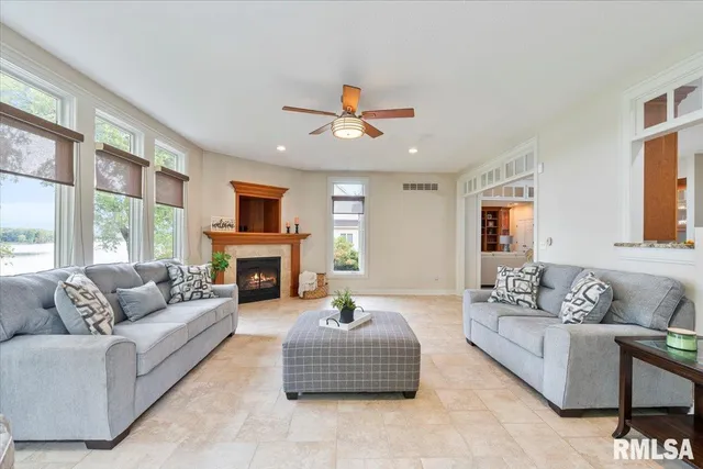 $799,900 | 16808 River Road North, Cordova, IL 61242