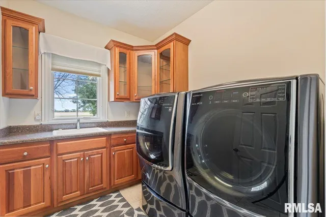 $799,900 | 16808 River Road North, Cordova, IL 61242