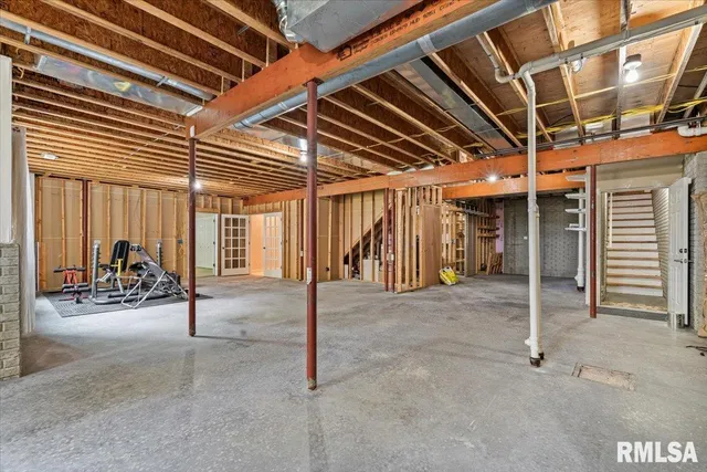 $799,900 | 16808 River Road North, Cordova, IL 61242