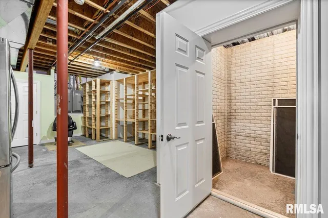 $799,900 | 16808 River Road North, Cordova, IL 61242