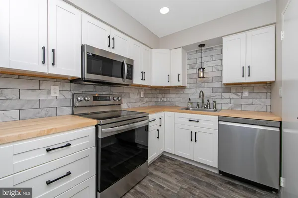 $224,900 | 3045 Harbour Drive, Palmyra, NJ 08065