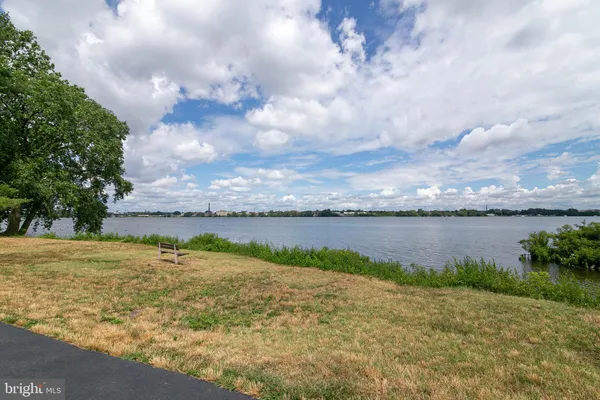 $224,900 | 3045 Harbour Drive, Palmyra, NJ 08065