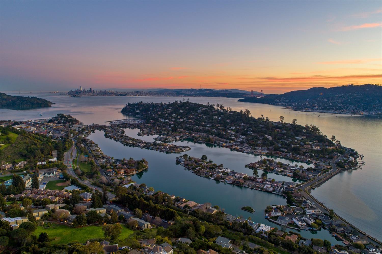 75 Rolling Hills Road Tiburon, CA 94920 - Photo 4 of 57