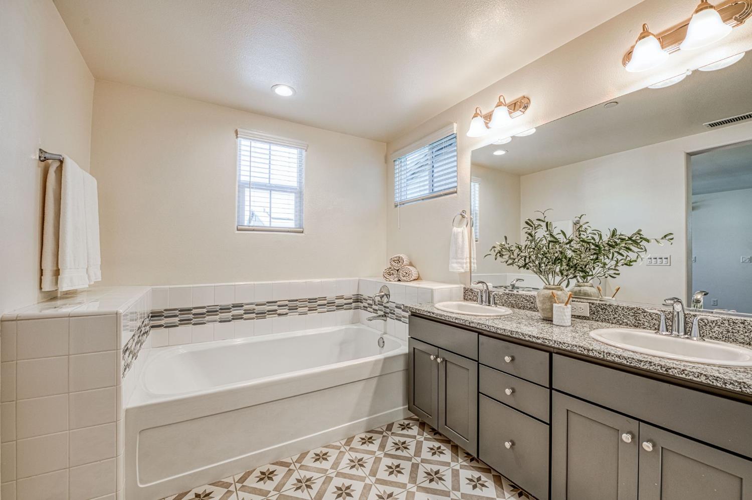 876 Winchell Way West Madera, CA 93636 - Photo 16 of 31 Gallery Image 16