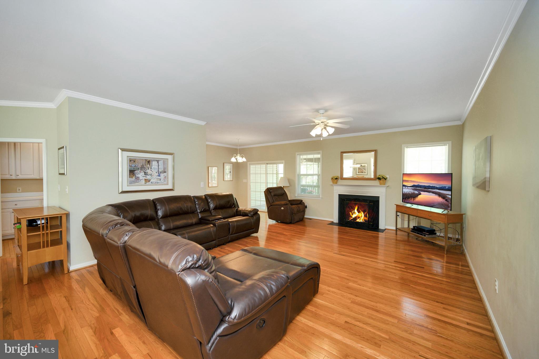 103 Spotswood Road Locust Grove, VA 22508 - Photo 4 of 36 Spacious living room