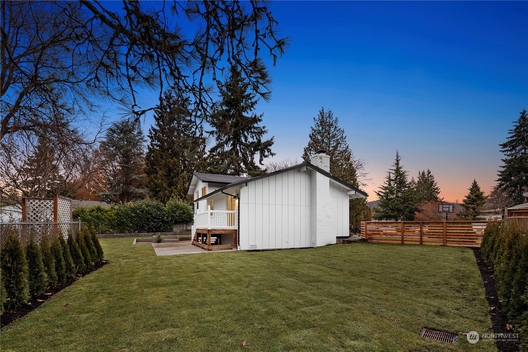 1806 Whitman Court Northeast Renton, WA 98059 - Photo 9 of 39 Gallery Image 9