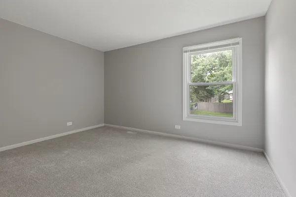 $3,700 | 135 Encina Drive, Naperville, IL 60540