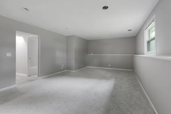 $3,700 | 135 Encina Drive, Naperville, IL 60540