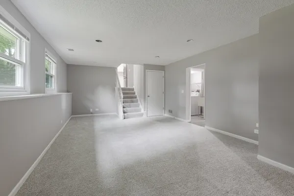 $3,700 | 135 Encina Drive, Naperville, IL 60540