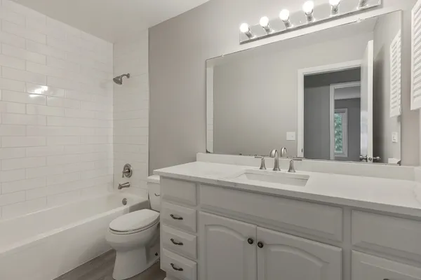 $3,700 | 135 Encina Drive, Naperville, IL 60540