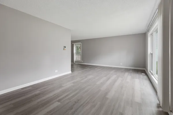 $3,700 | 135 Encina Drive, Naperville, IL 60540