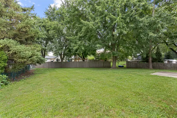 $3,700 | 135 Encina Drive, Naperville, IL 60540