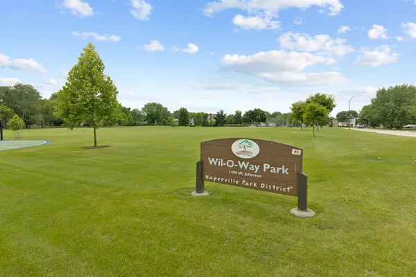 $3,700 | 135 Encina Drive, Naperville, IL 60540