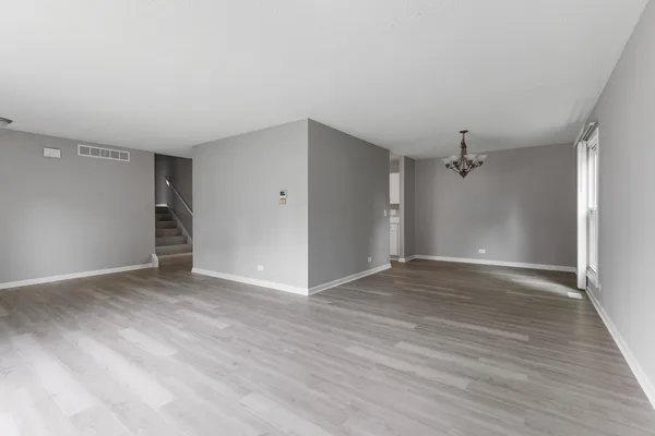 $3,700 | 135 Encina Drive, Naperville, IL 60540