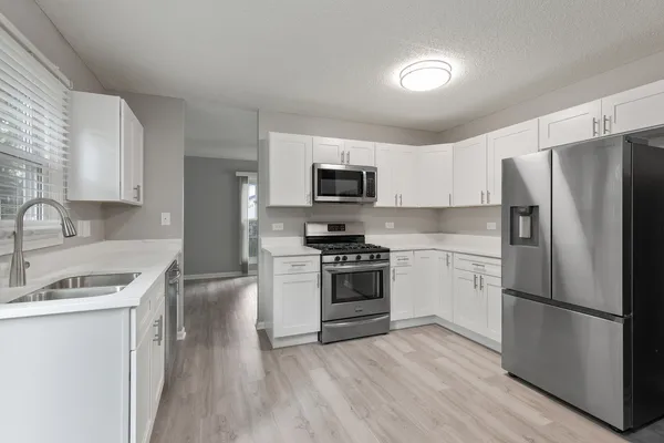 $3,700 | 135 Encina Drive, Naperville, IL 60540