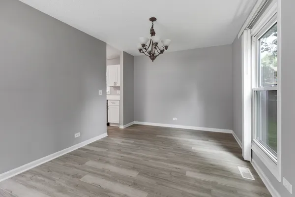 $3,700 | 135 Encina Drive, Naperville, IL 60540