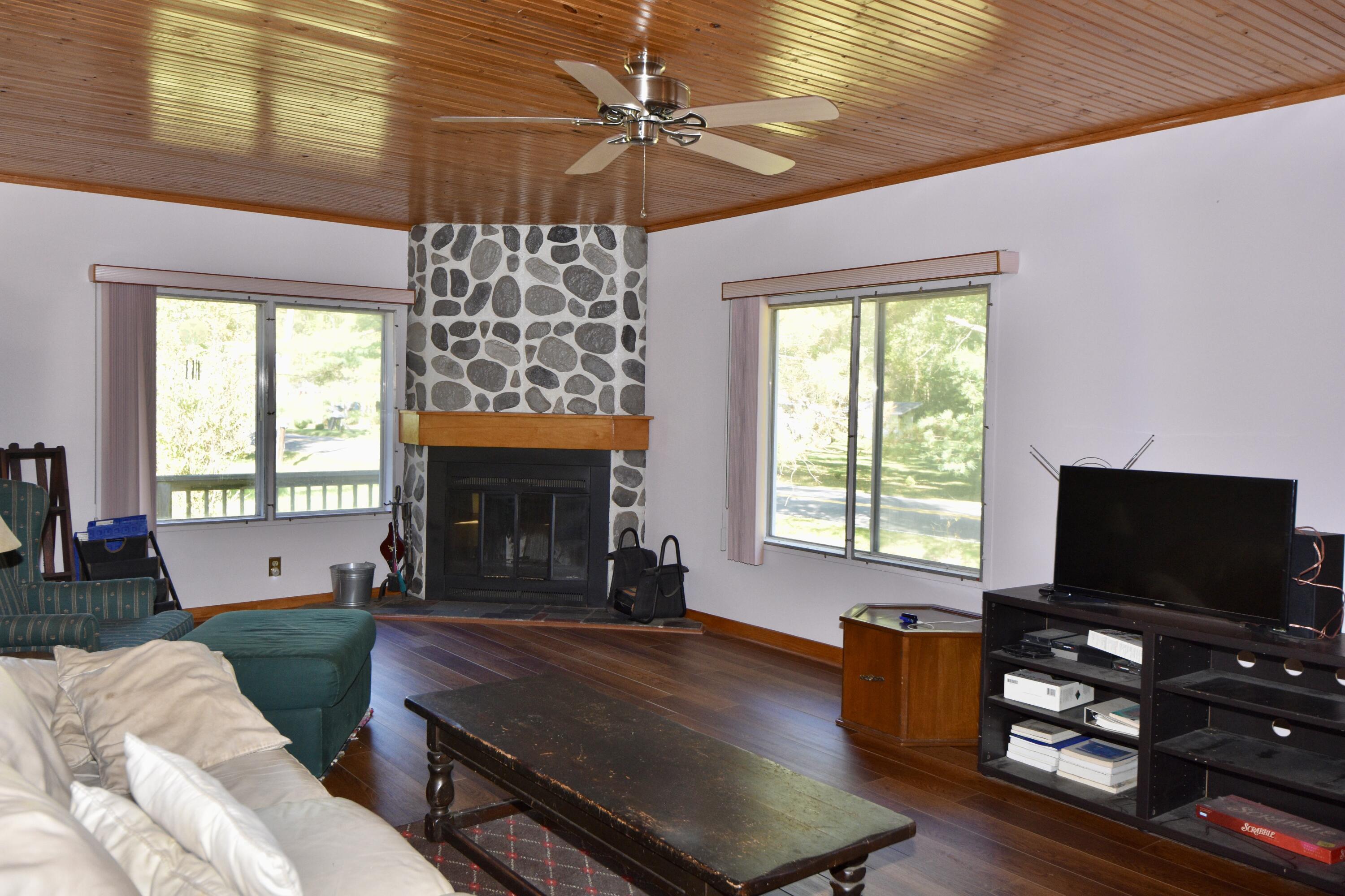 697 Point Road Willsboro, NY 12996 - Photo 8 of 24 2-bat