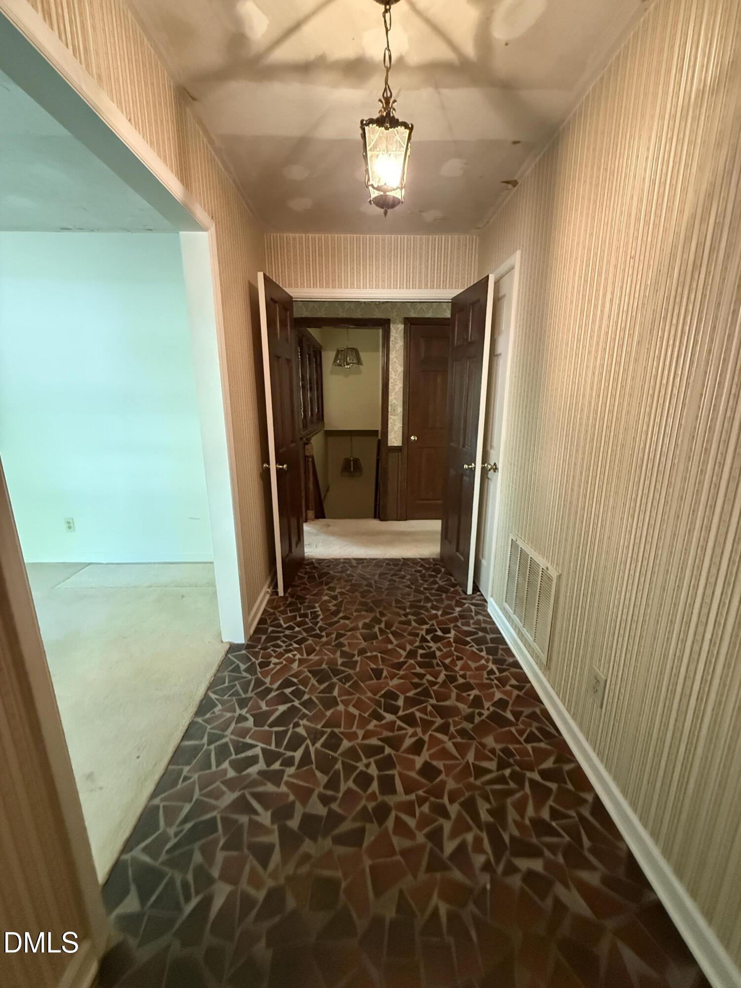 1009 Temple Street Raleigh, NC 27609 - Photo 13 of 25 IMG_1417