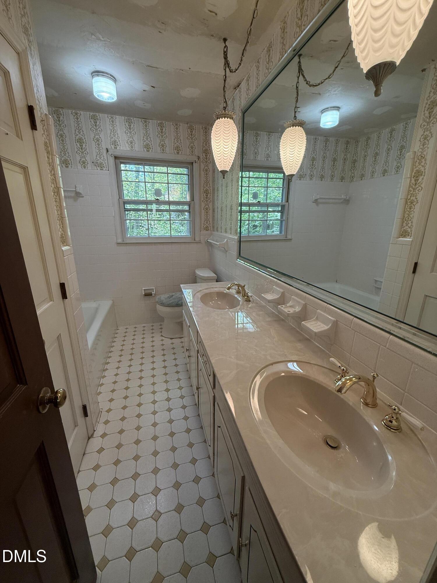 1009 Temple Street Raleigh, NC 27609 - Photo 14 of 25 IMG_1418