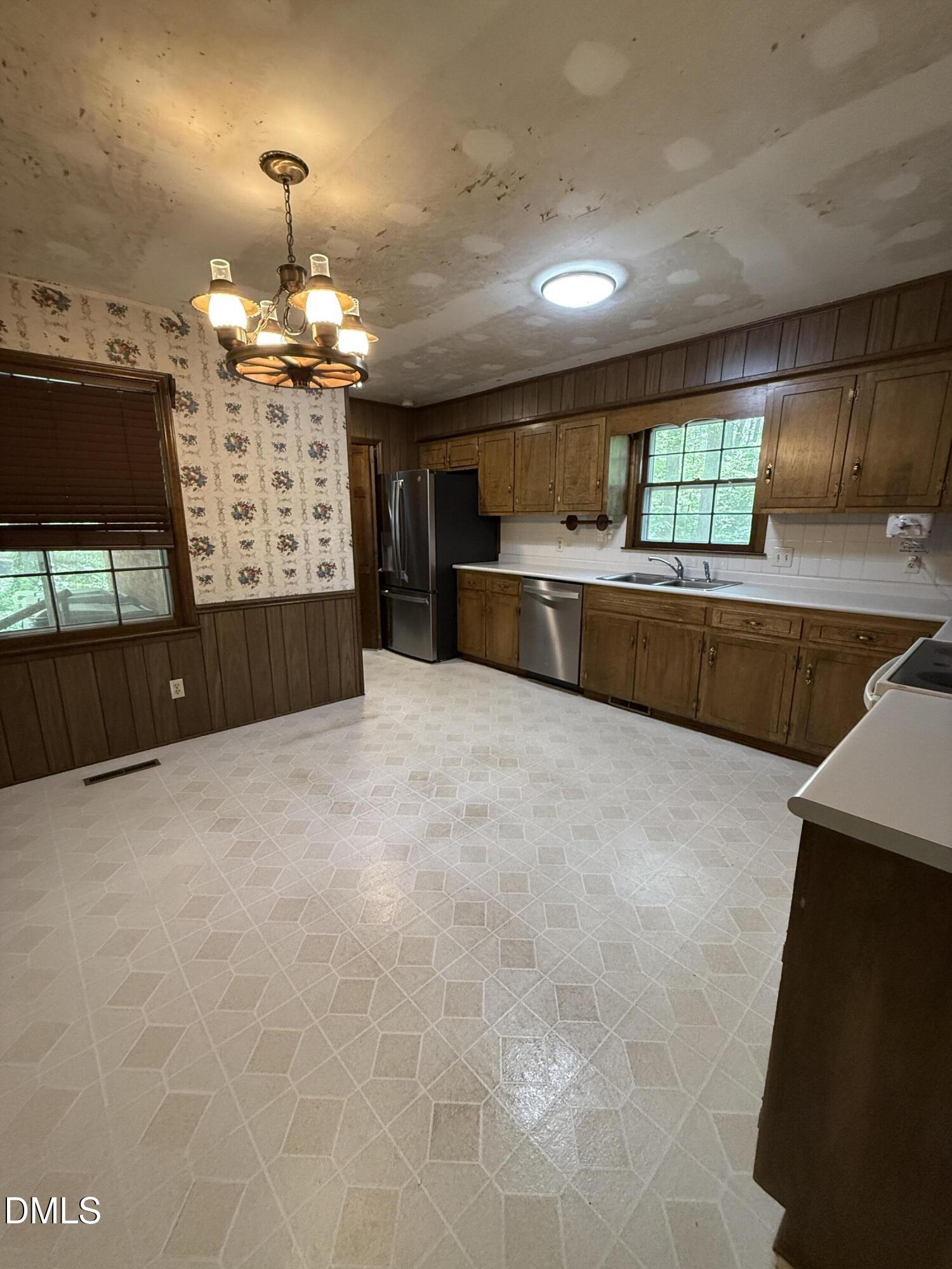 1009 Temple Street Raleigh, NC 27609 - Photo 8 of 25 IMG_1412