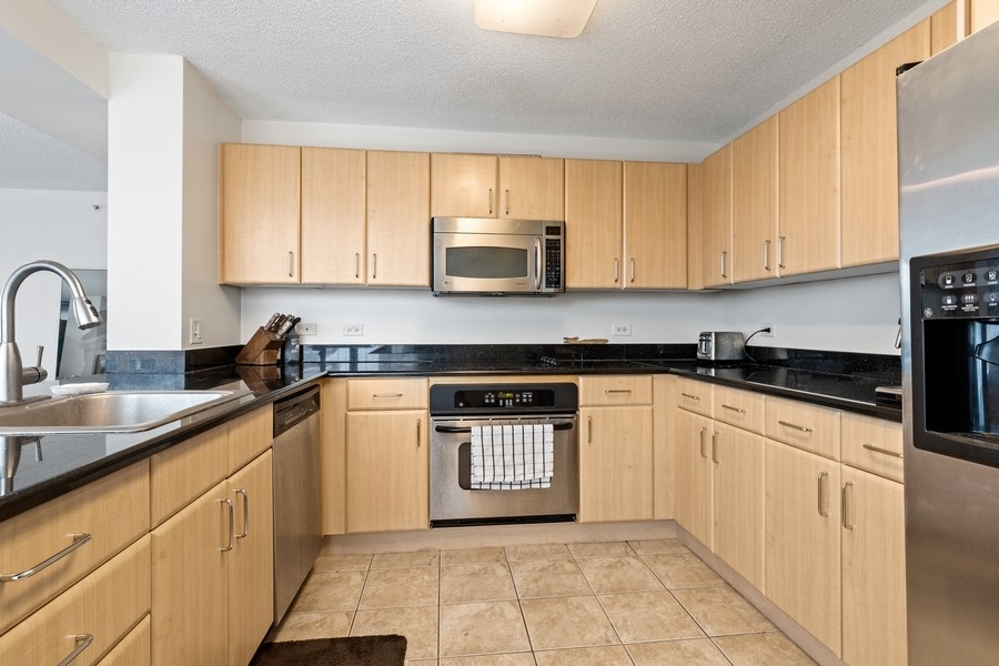 800 Elgin Road, Unit 603 Evanston, IL 60201 - Photo 6 of 13