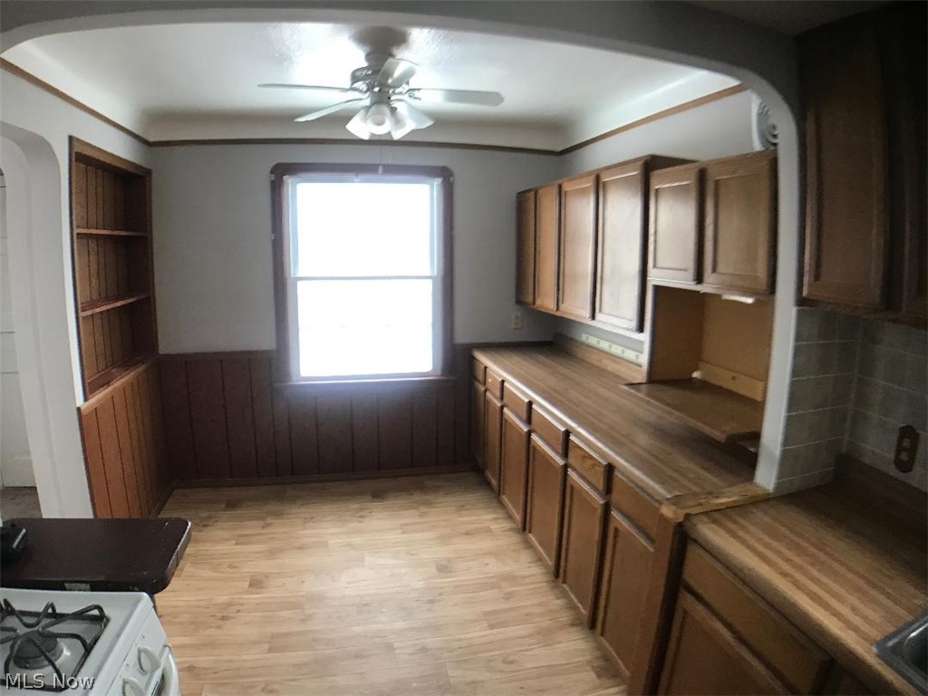 5707 Snow Road Parma, OH 44129 - Photo 4 of 17