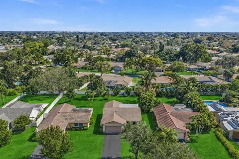 $629,900 | 895 Northwest 87th Avenue, Coral Springs, FL 33071