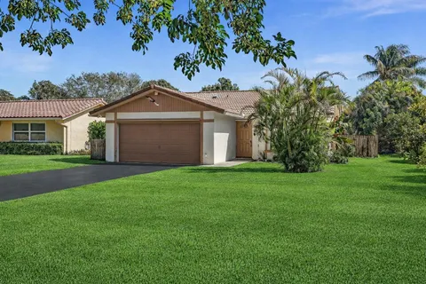 $639,899 | 895 Northwest 87th Avenue, Coral Springs, FL 33071