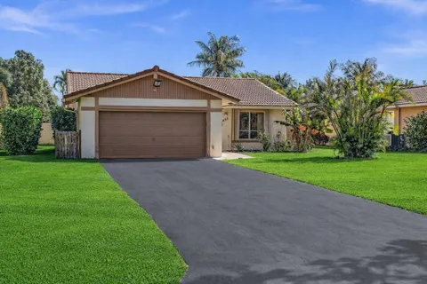 $639,899 | 895 Northwest 87th Avenue, Coral Springs, FL 33071