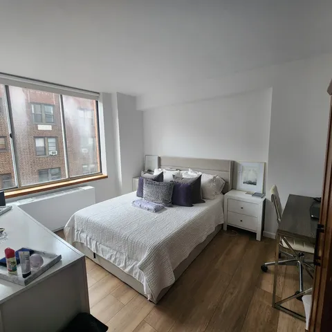 $3,900 | 420 East 58th Street, Unit 16C | Sutton Place