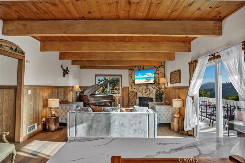 1243 North Grass Valley Road Lake Arrowhead, CA 92352 - Photo 19 of 65