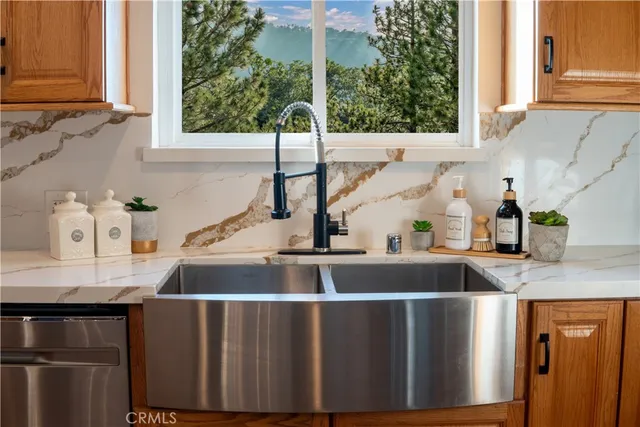 $765,000 | 1243 North Grass Valley Road, Lake Arrowhead, CA 92352