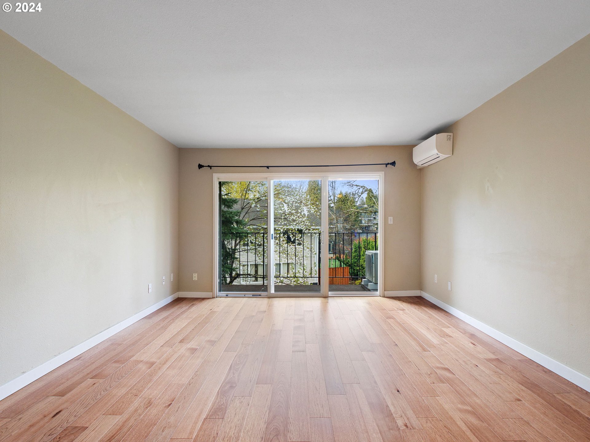 6835 Southwest Capitol Hill Road, Unit 35 Portland, OR 97219 - Photo 12 of 33 Gallery Image 12