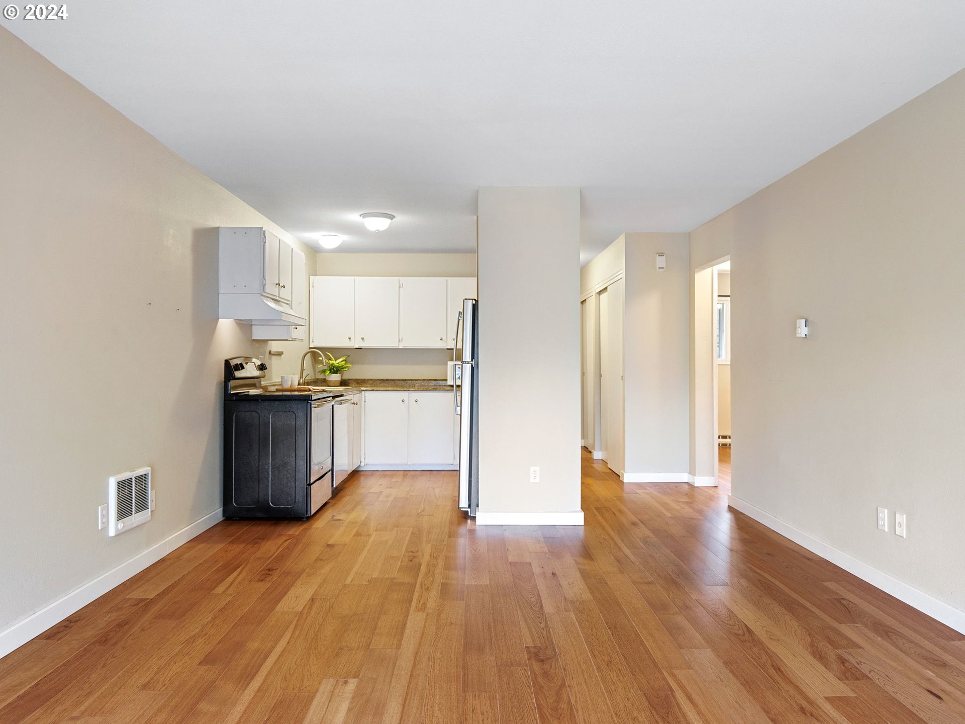6835 Southwest Capitol Hill Road, Unit 35 Portland, OR 97219 - Photo 17 of 33 Gallery Image 17