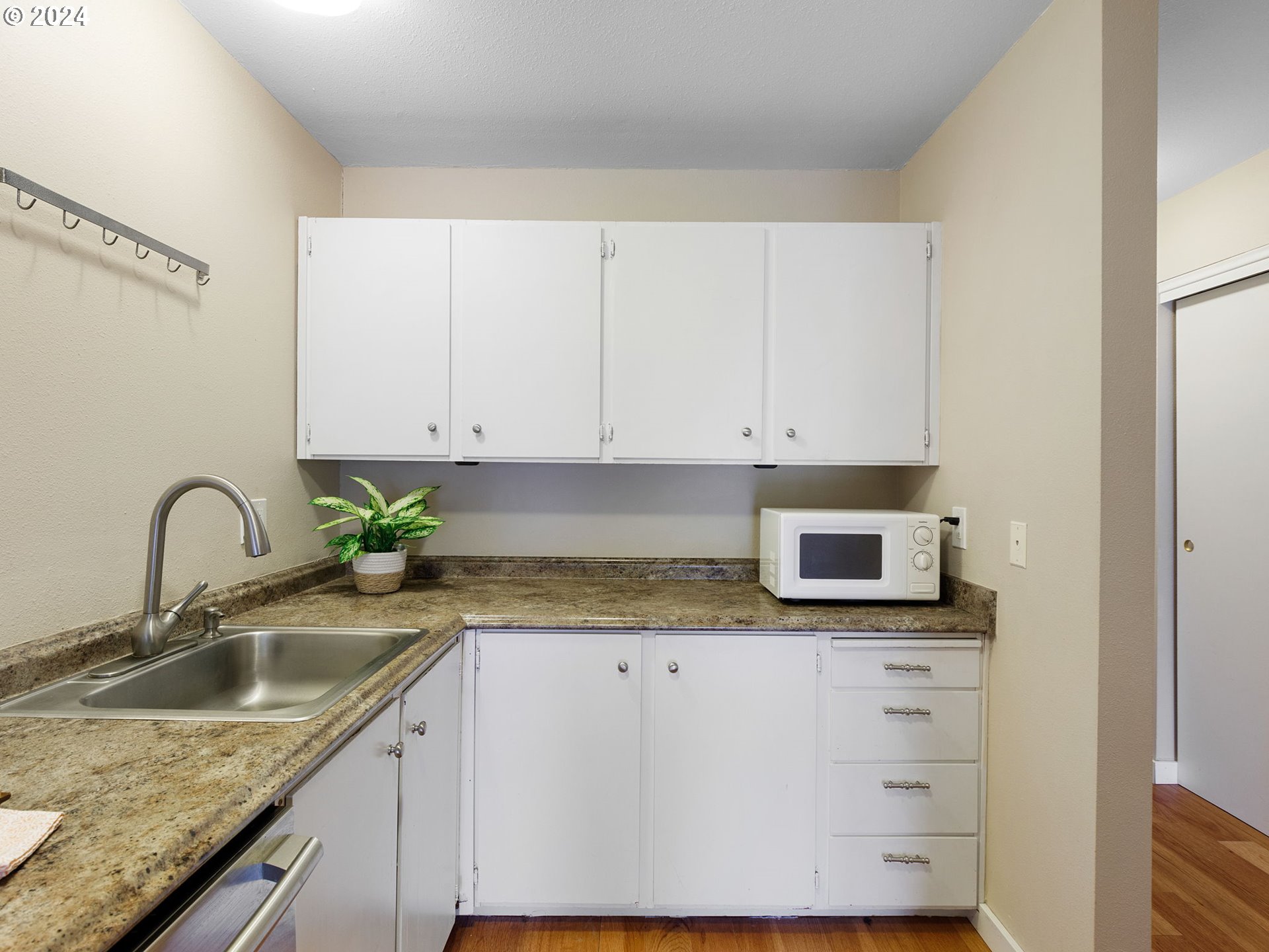 6835 Southwest Capitol Hill Road, Unit 35 Portland, OR 97219 - Photo 21 of 33 Gallery Image 21