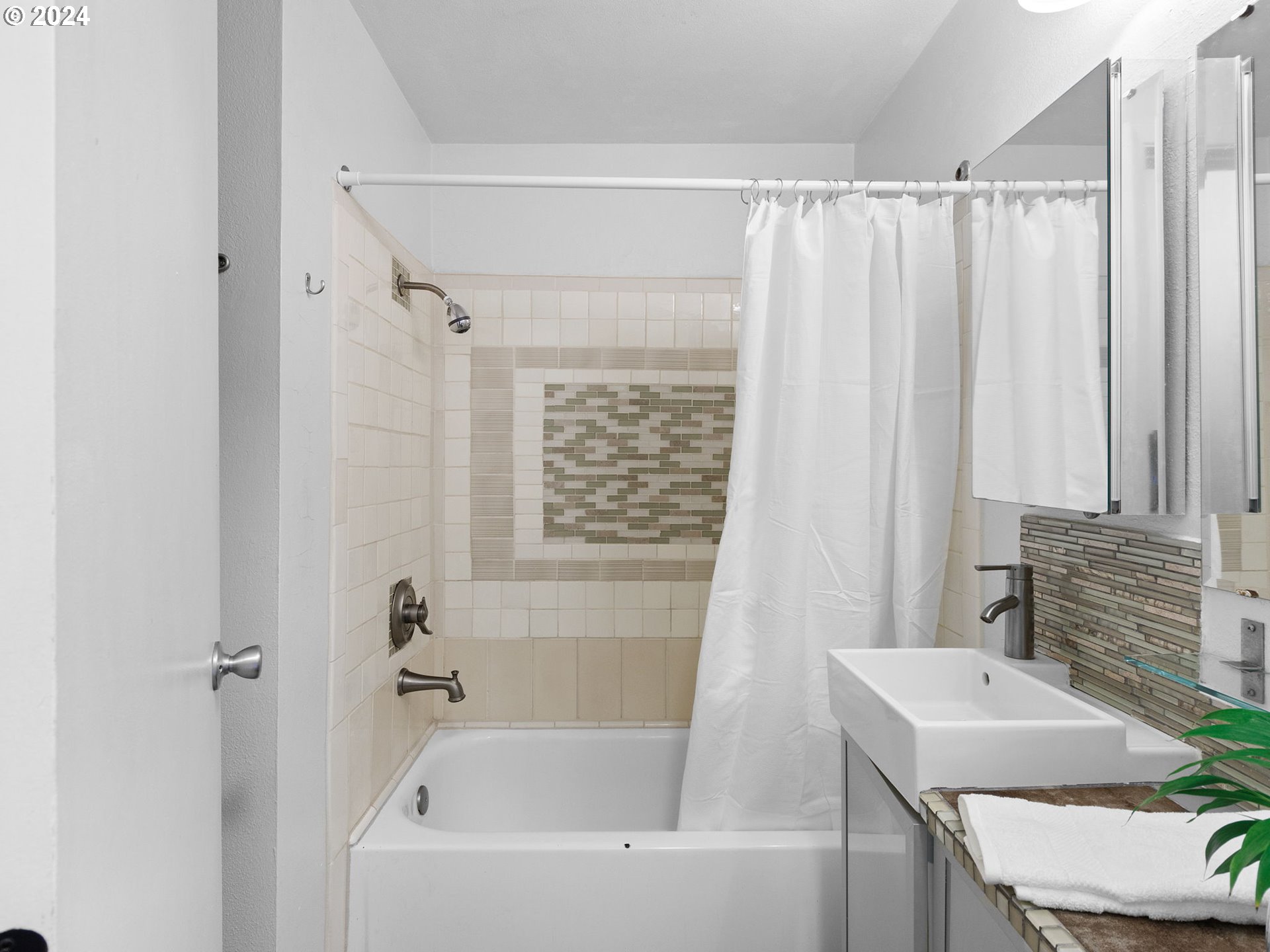 6835 Southwest Capitol Hill Road, Unit 35 Portland, OR 97219 - Photo 24 of 33 Gallery Image 24